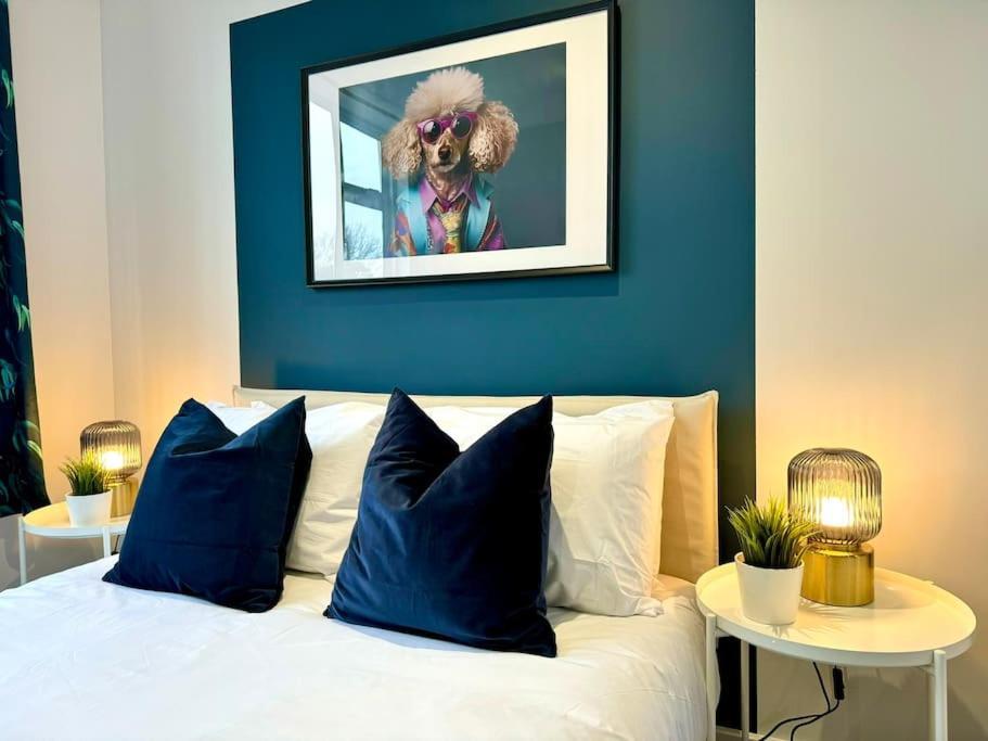 Bournemouth Getaway: 3Br Apartment Near Beach ภายนอก รูปภาพ